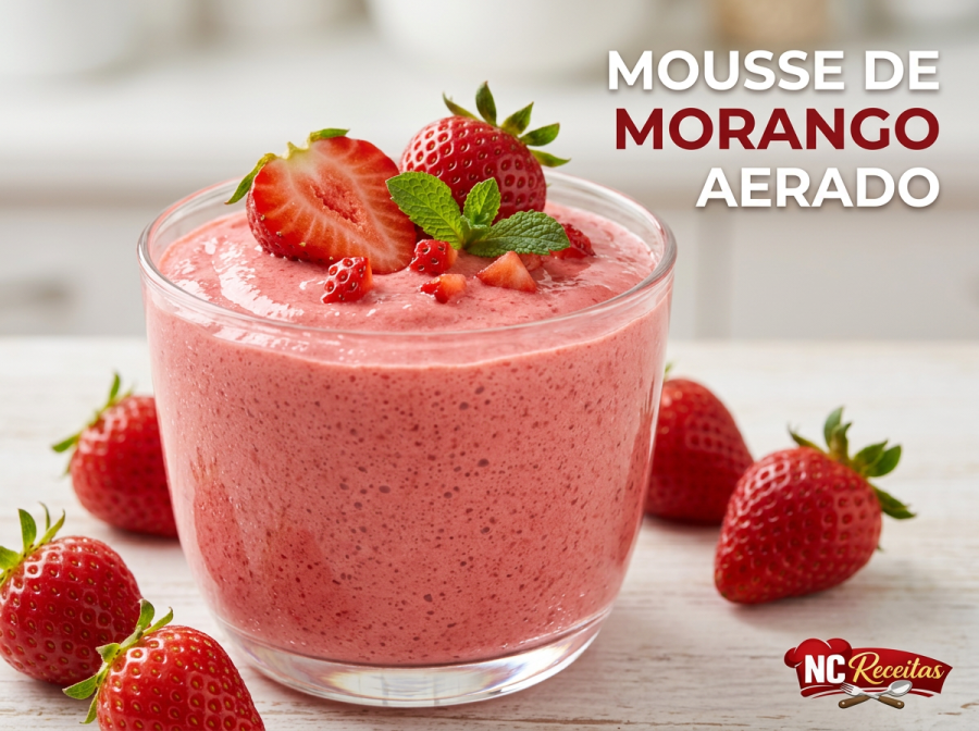 Mousse de morango aerado que derrete na boca e fica pronta em poucos minutos