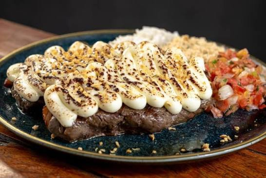 Picanha com catupiry e alho laminado transforma qualquer almoço em um momento especial