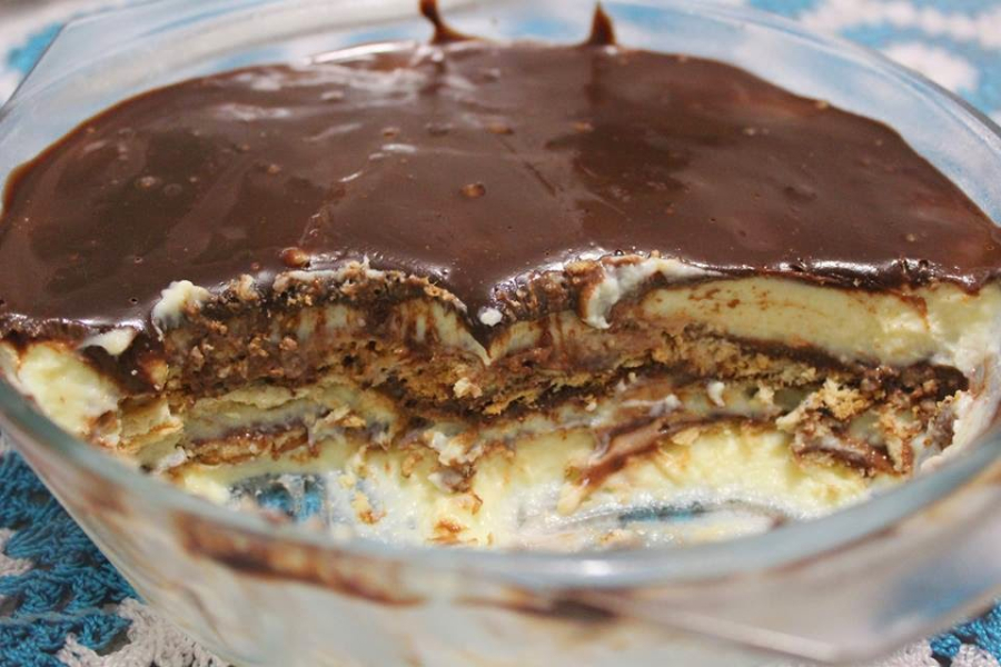Pavê de chocolate e creme é a sobremesa perfeita para surpreender a família